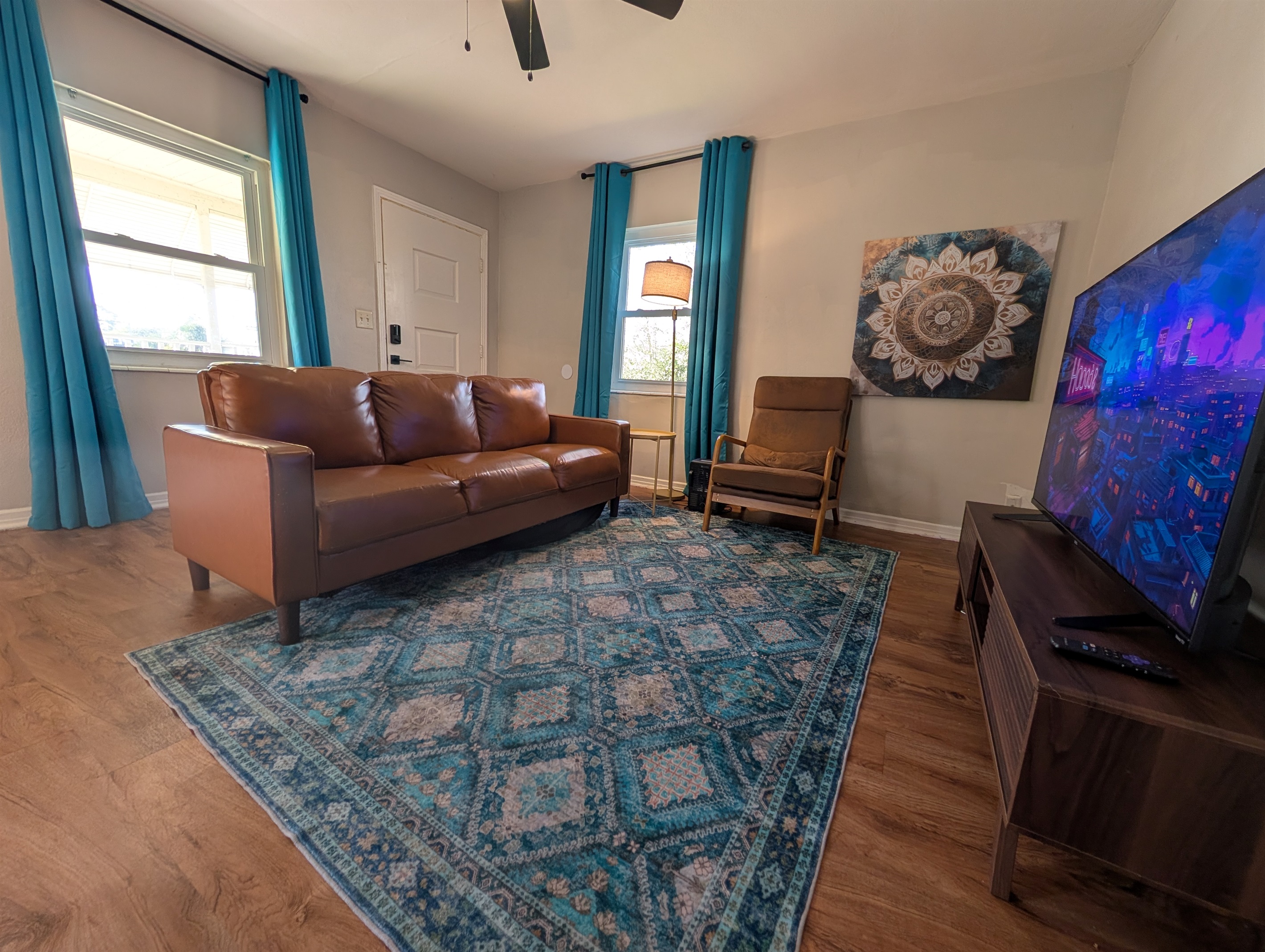 Cute 2BR Cottage w/ Kitchen & Laundry 3