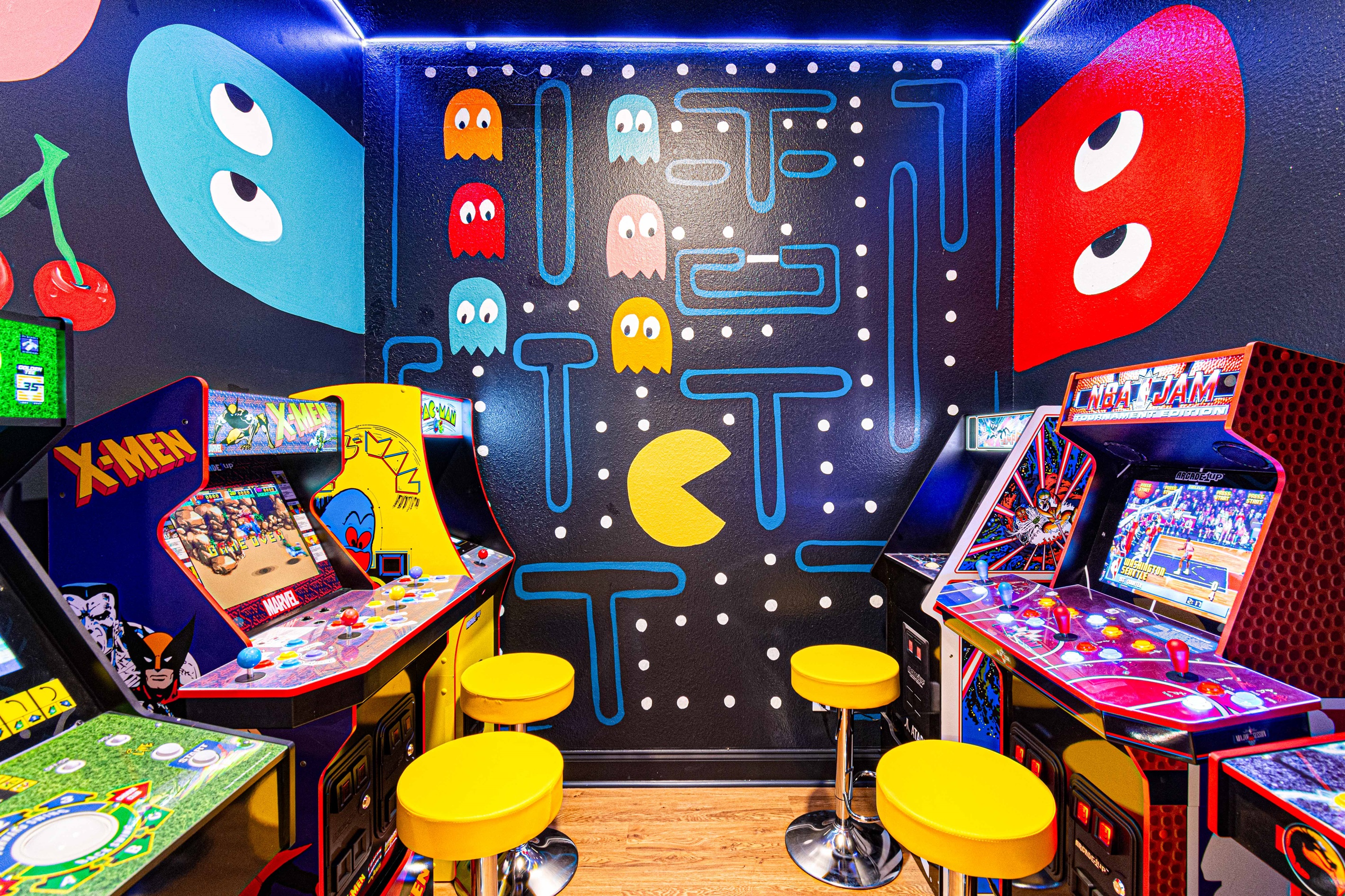 Tucked away in the corner of the Lower Level Double King Bedroom, enjoy 6 gaming classics in our Arcade corner!