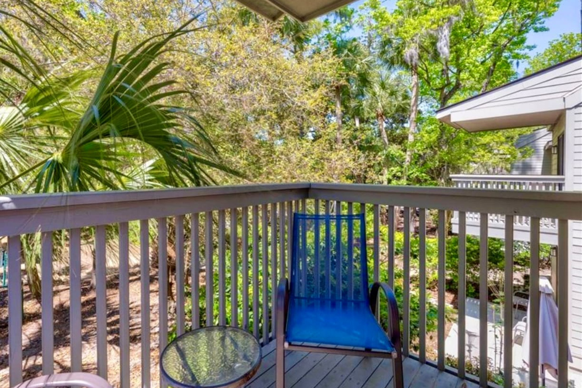 Deck seating among the palms