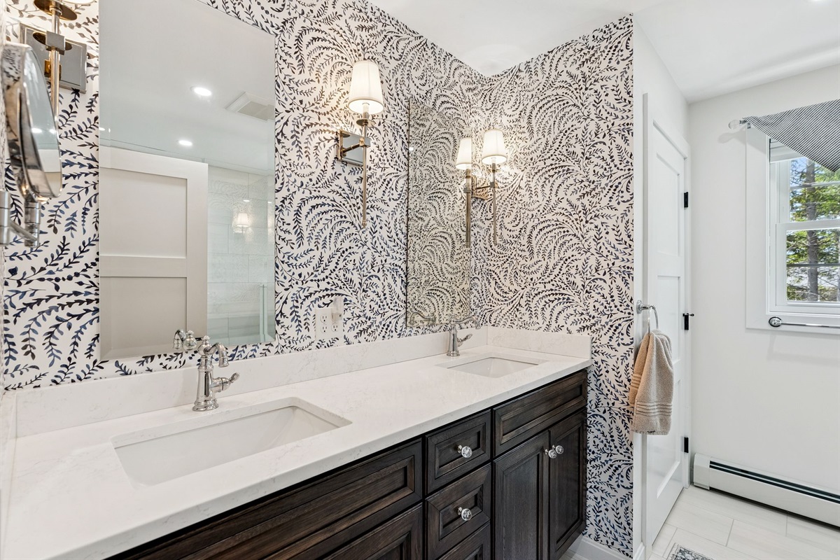 Bathroom #2 En-suite