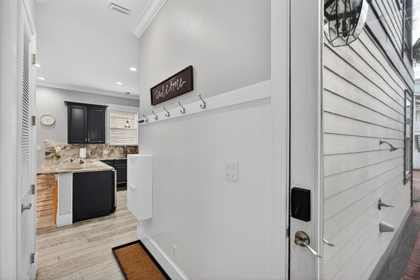 Front entrance hallway to kitchen