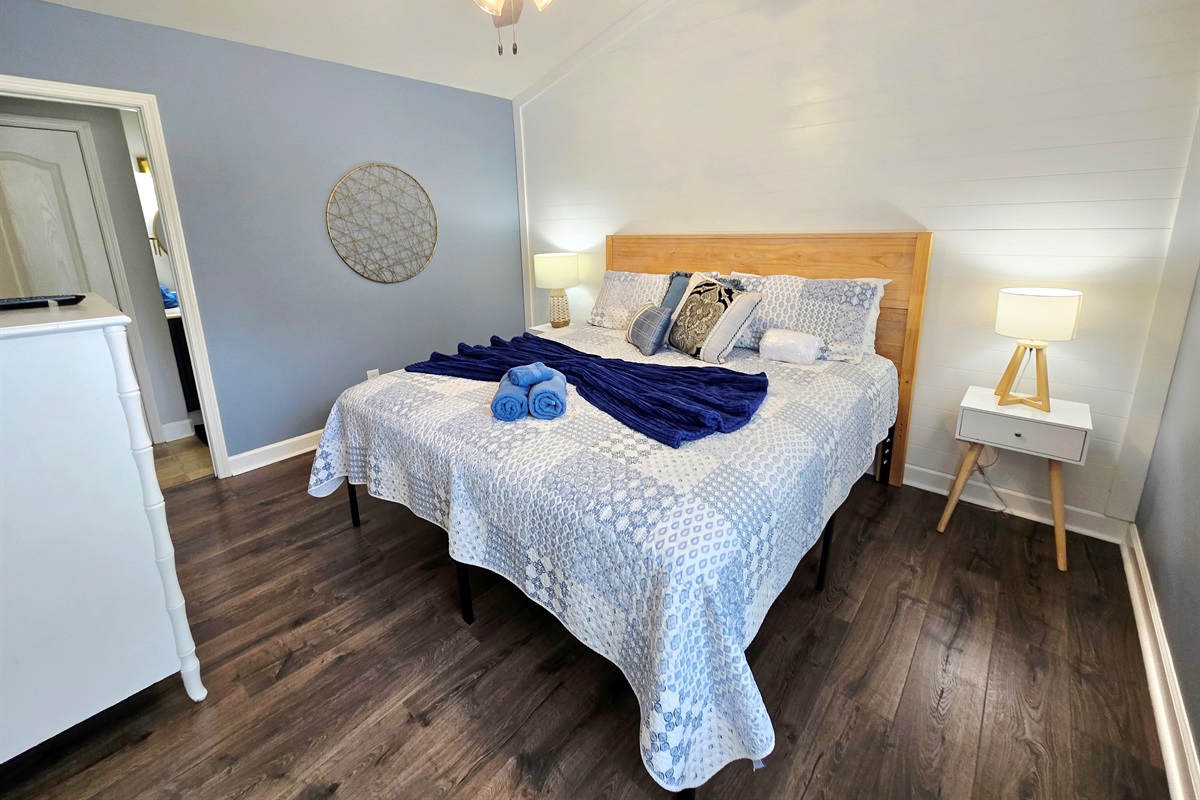 Bedroom 2 - Upstairs 2nd King Primary w/ Private Ensuite Bathroom