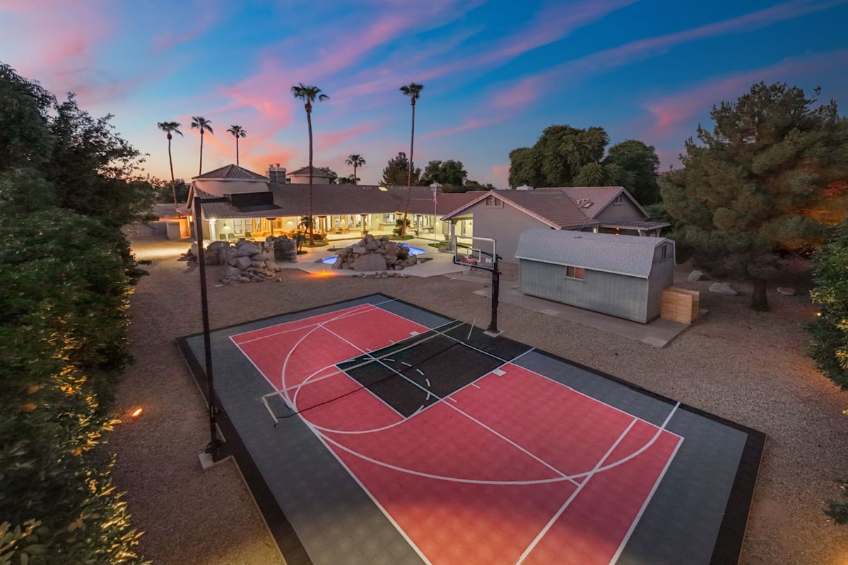 As the day winds down, enjoy the golden hour views while playing under vibrant skies.


