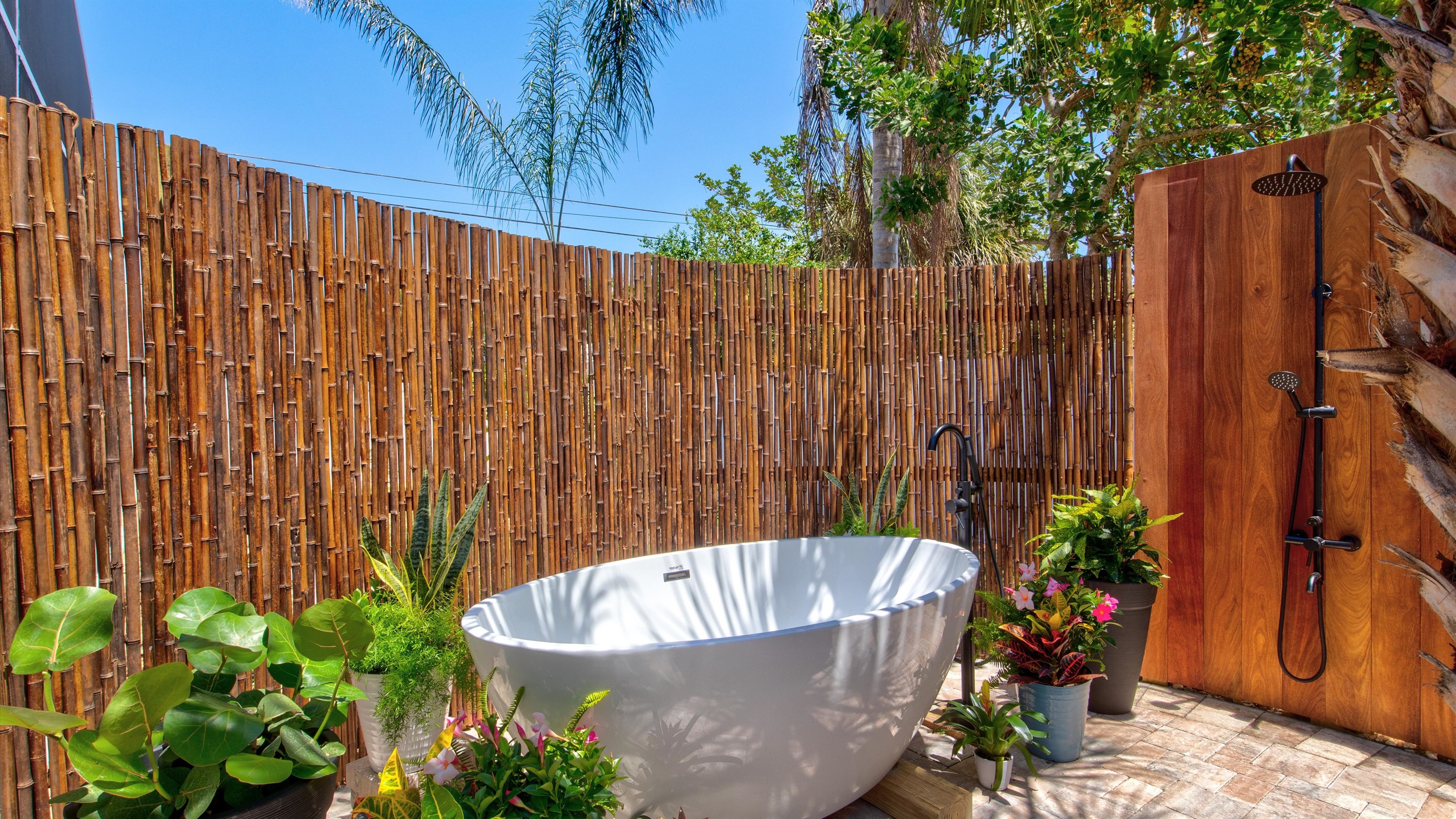 Indulge in a luxurious soak under the stars in our stunning outdoor bathtub. Relax, unwind, and let the beauty of nature surround you.