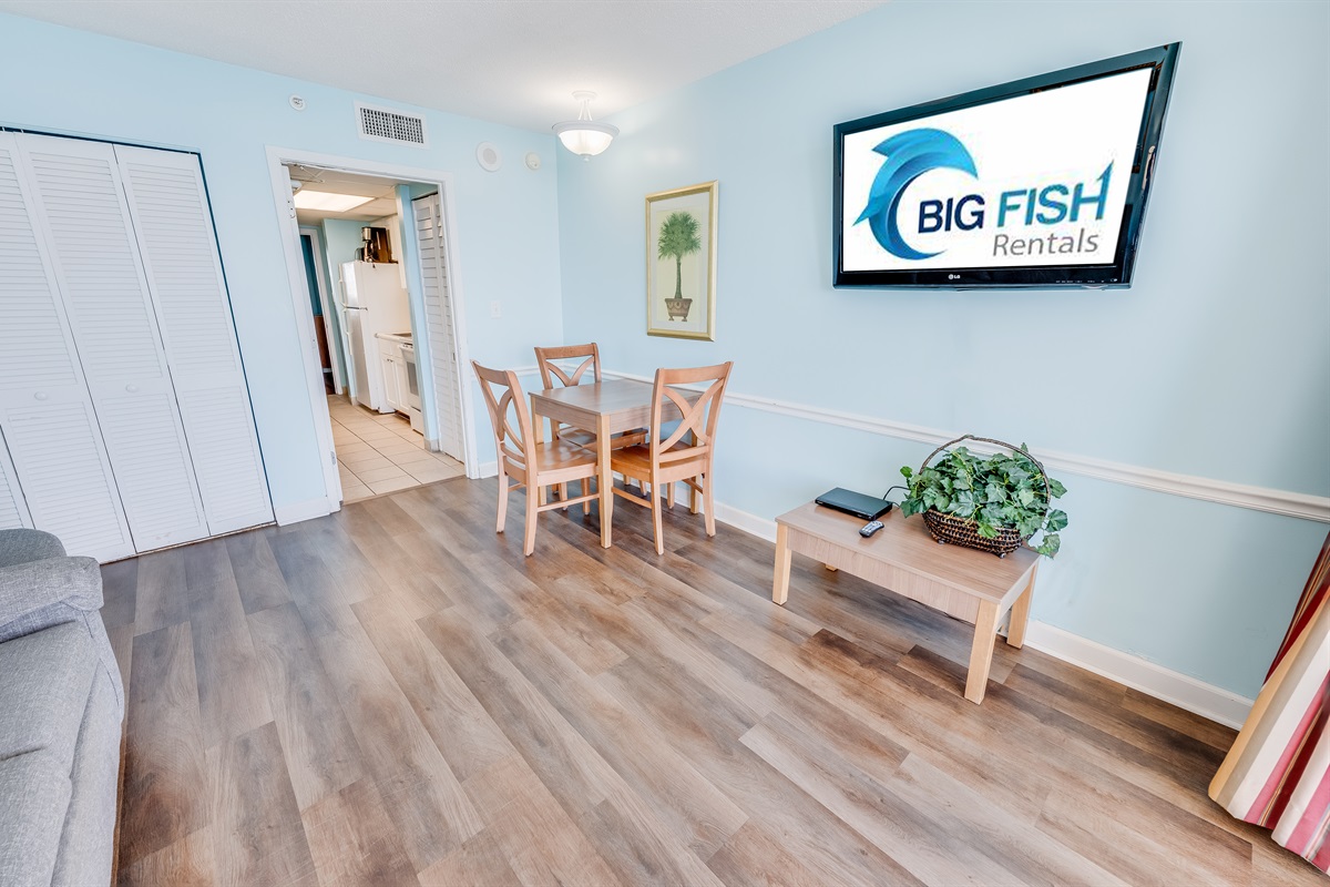 Living Room with Stunning Views🌊☀️