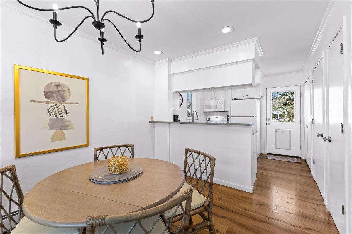 Kitchen | Dining Area