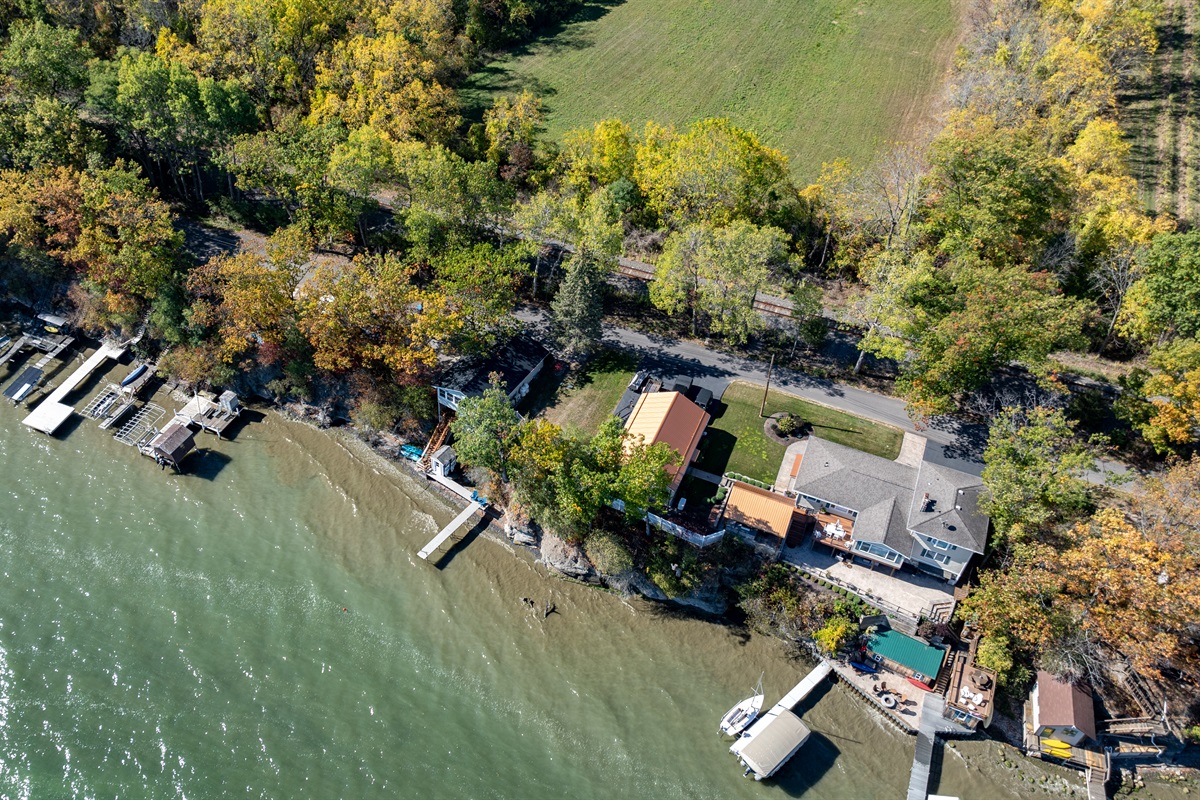 Enjoy direct water access and stunning shoreline scenery from this charming lakeside retreat.