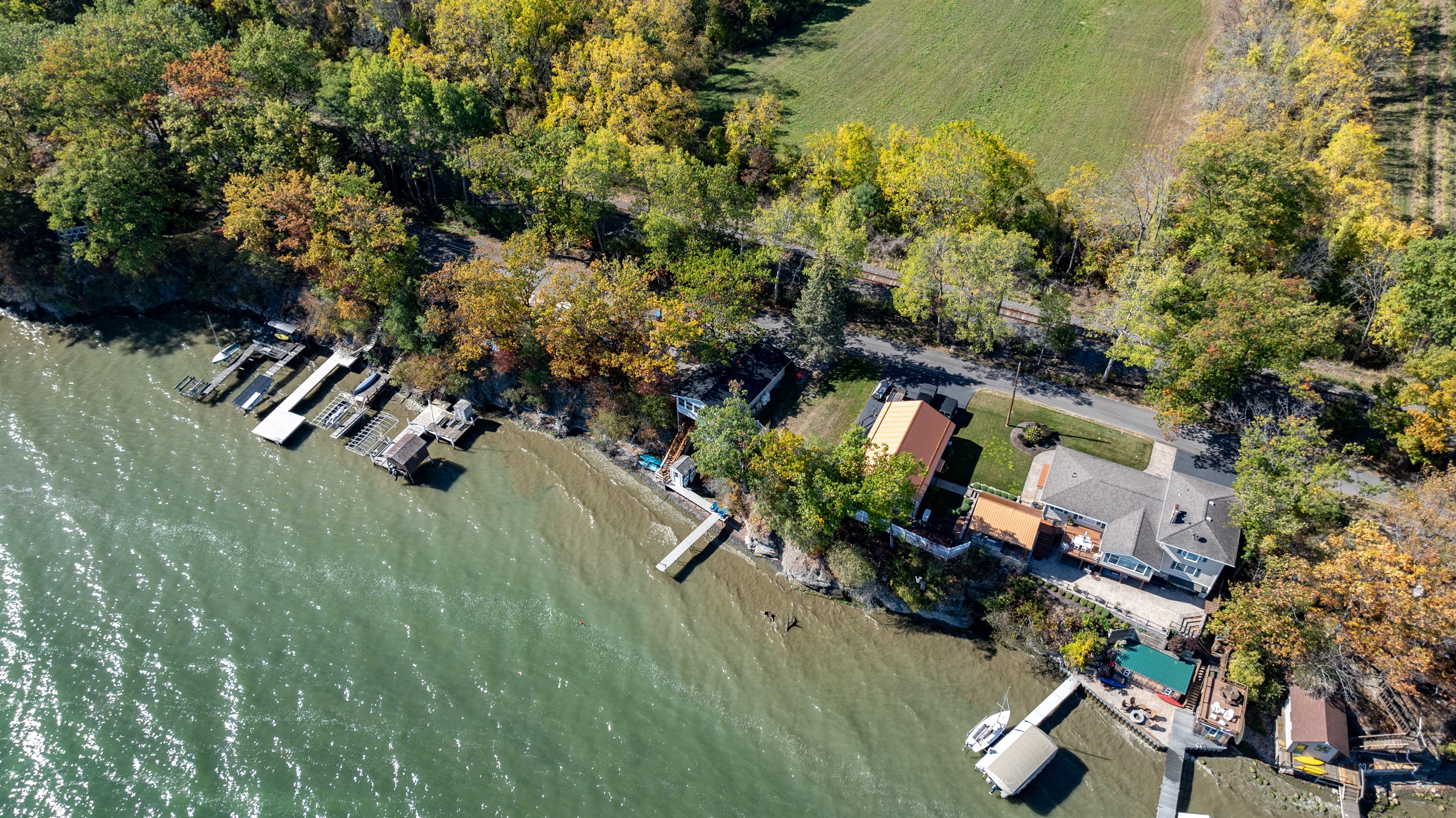 Enjoy direct water access and stunning shoreline scenery from this charming lakeside retreat.