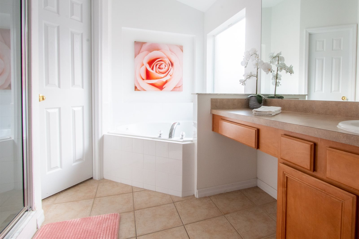 Master Bath with large Soaking Tub.