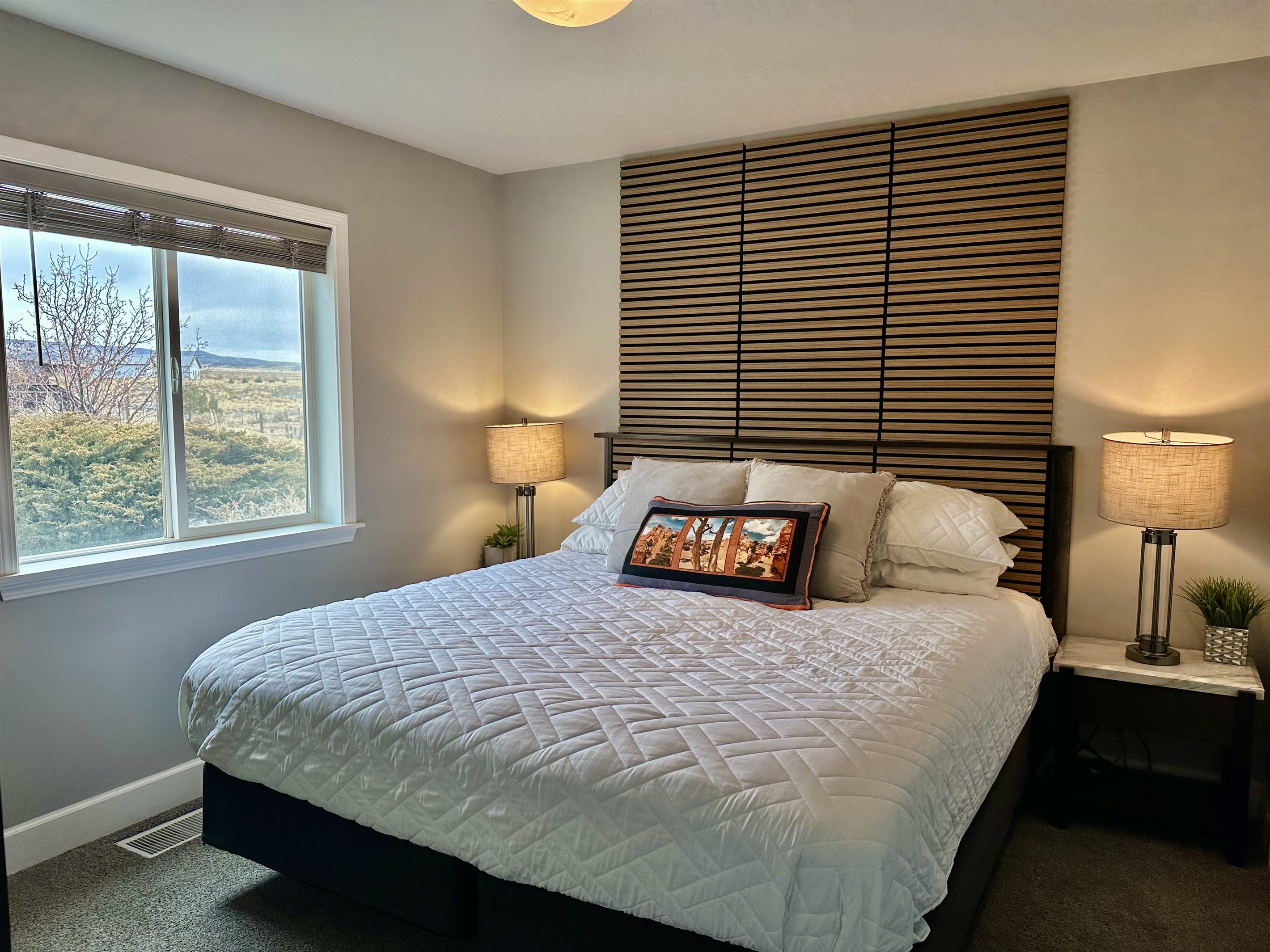 Guest Suite 2 - King Bed