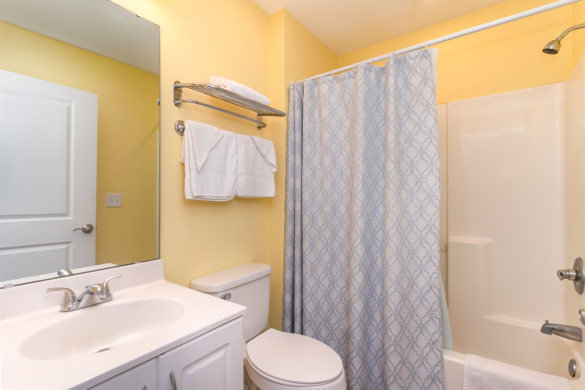 5th Bathroom upstairs