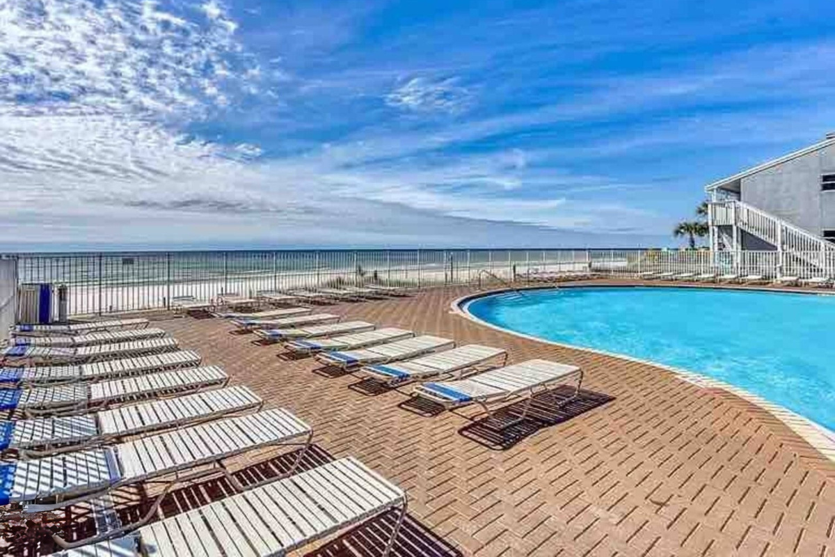 Gulf front pool
