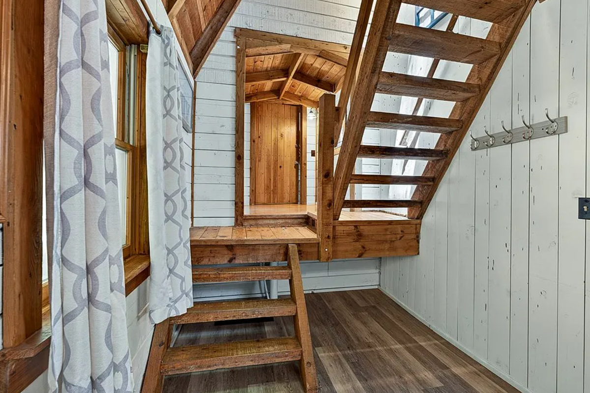 Stairs/Walkway from Building 1 to Building 2 and upstairs Master 1