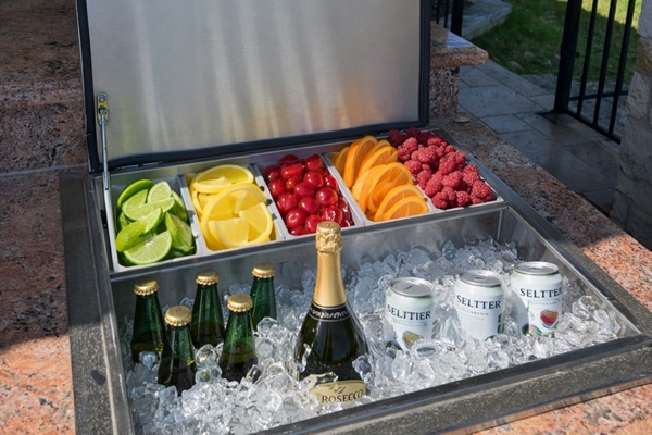 Outdoor ice, garnish & drink storage