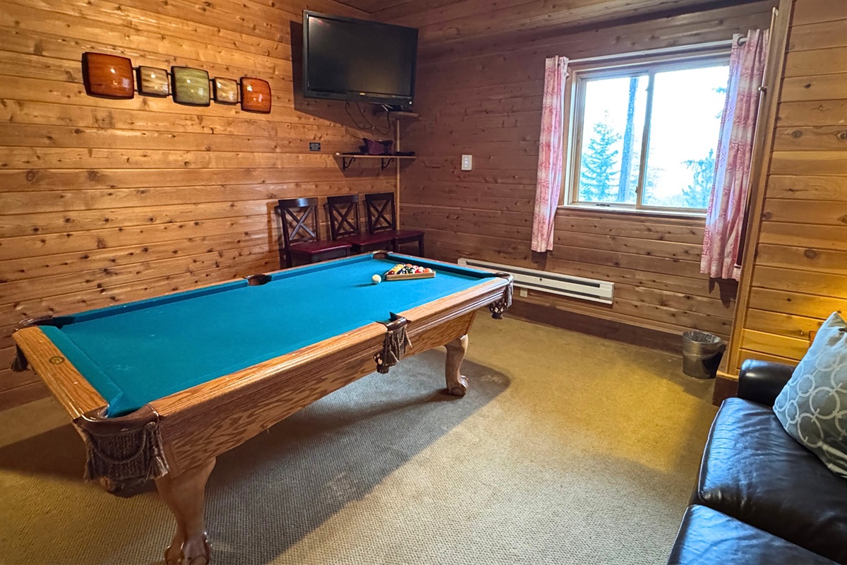 Game room pool table