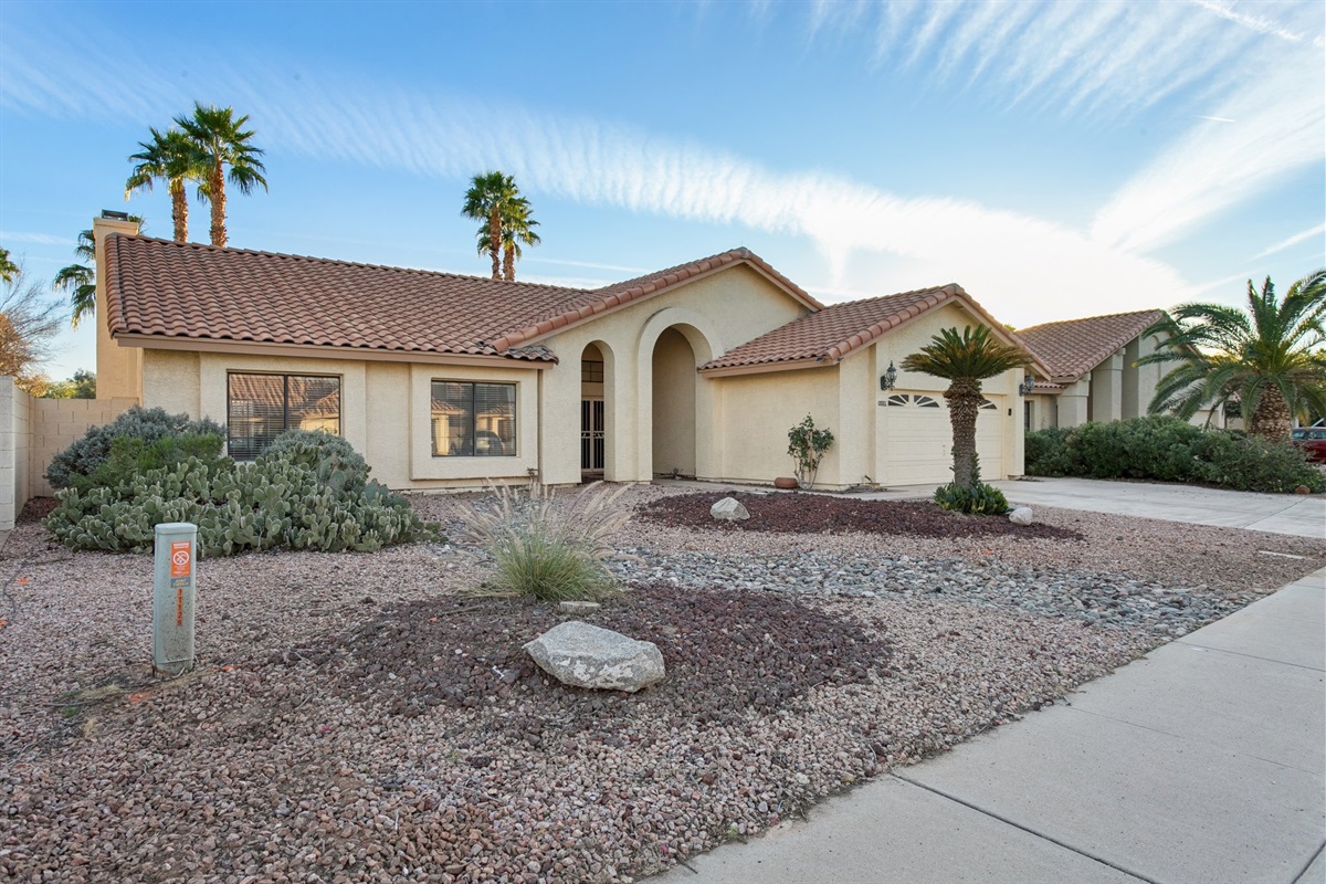 Lakefront Oasis w/ Pool & Hot Tub · Garden Lakes | 3 Bed 2 Bath — Lakefront Oasis w/ Pool & Hot Tub | 3b • 2bth, Avondale, Arizona — photo 63