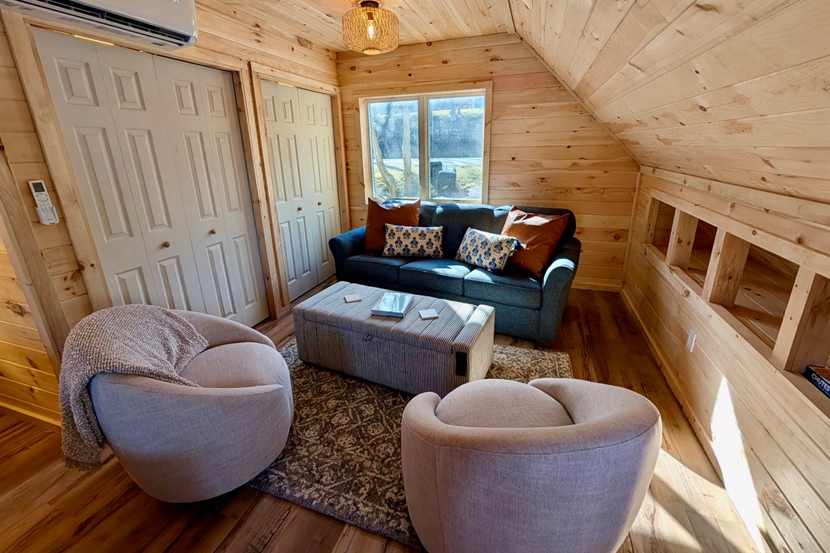 Detached Entertainment Room and Bedroom Loft (note: no bathroom)
