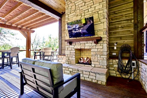 Fireside talks, grilled dinners, and star-filled skies—this is cabin life at its best