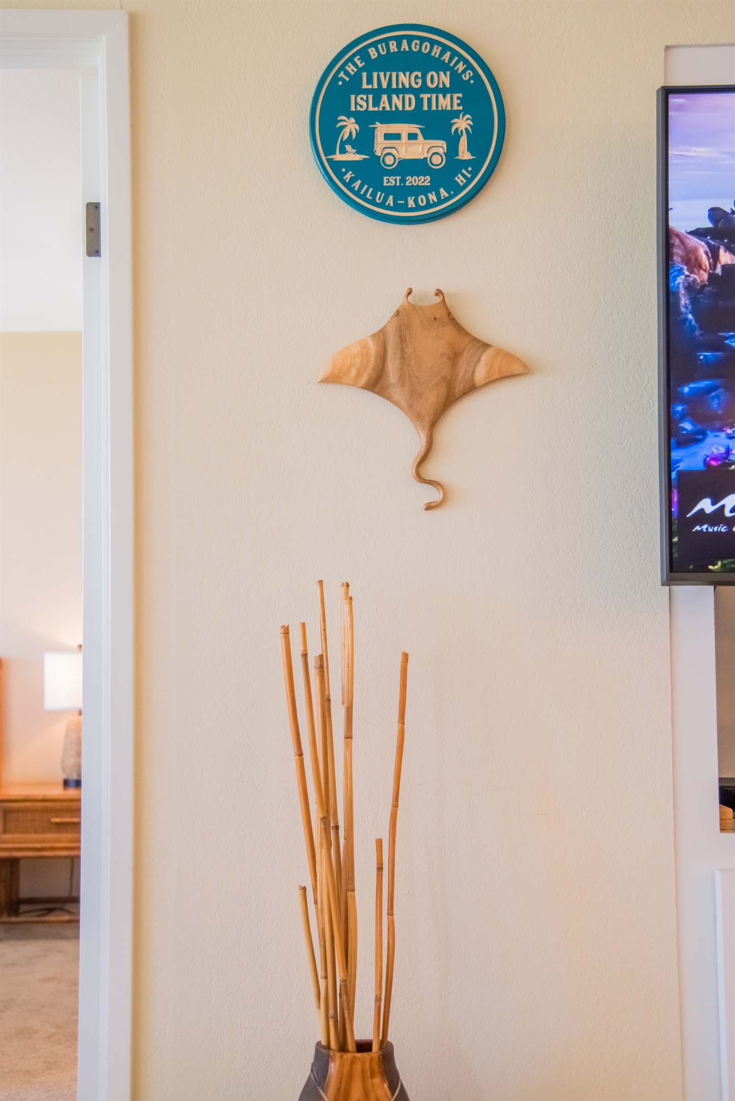 Famous Manta Ray tours are minutes away at nearby Keauhou Bay!