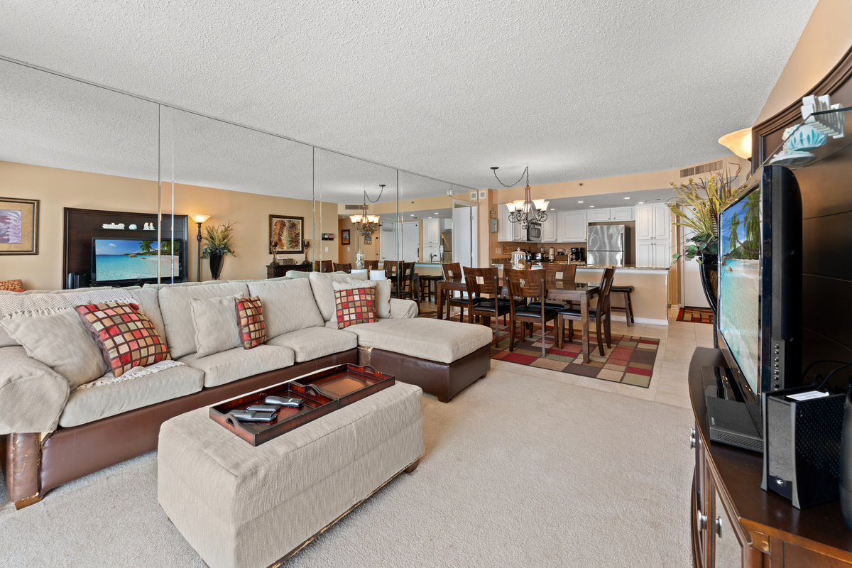 Fabulous Living room with large TV, Ocean views and plenty of room for everyone.
