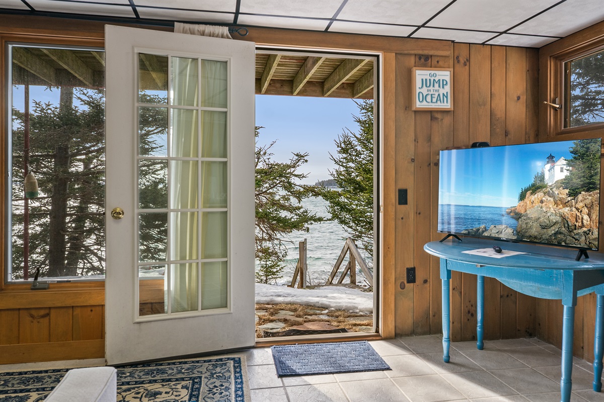 Step from the lower-level sanctuary straight to your private staircase leading to the water’s edge.