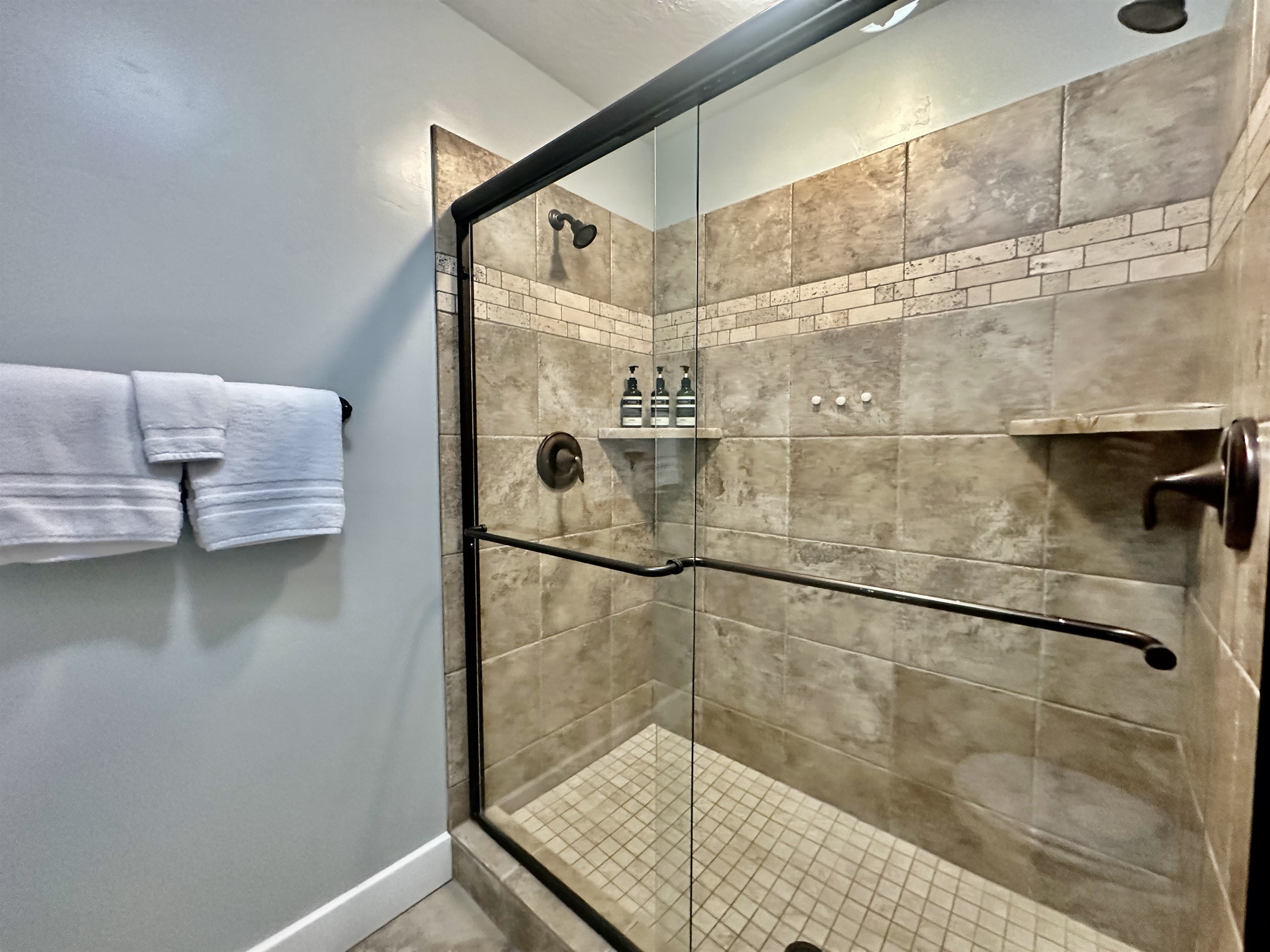 Suite Bath Large Double Showers