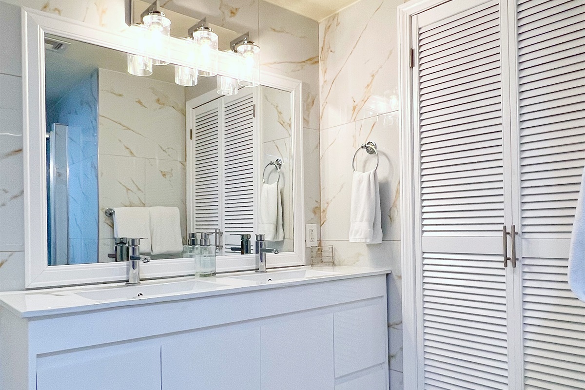 Modern fixtures keep things simple and elegant without feeling cold.