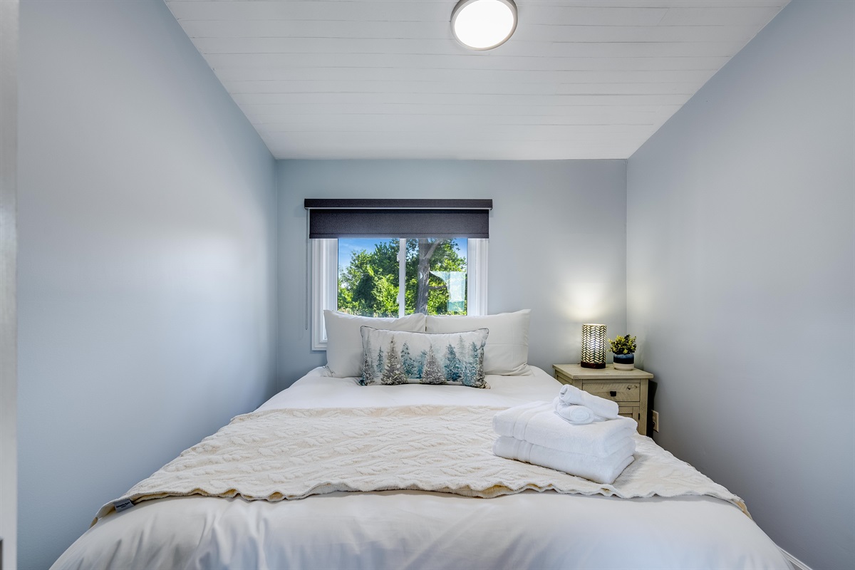 Queen Bedroom, the perfect spot to sleep.