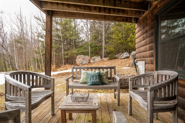 Spacious outdoor seating makes it easy to enjoy coffee, cocktails, or mountain air.