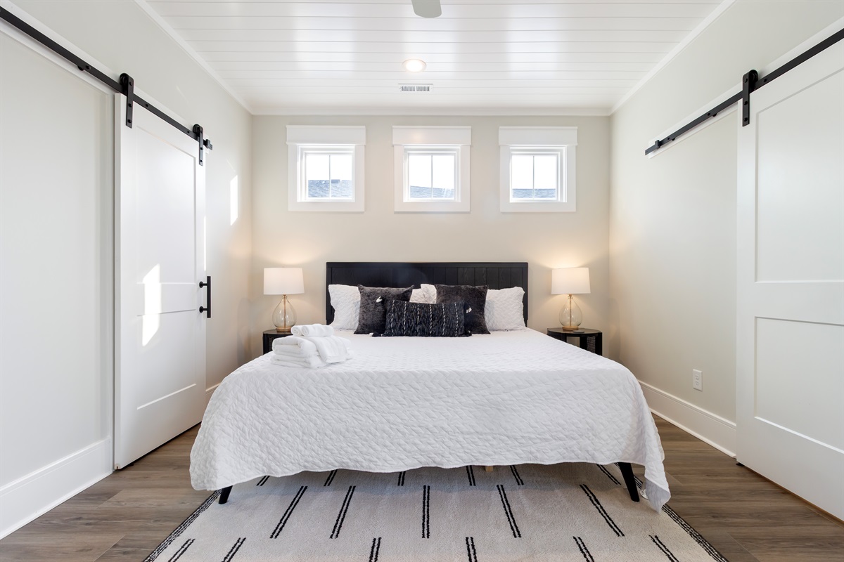 Bedroom 1 - King Bed