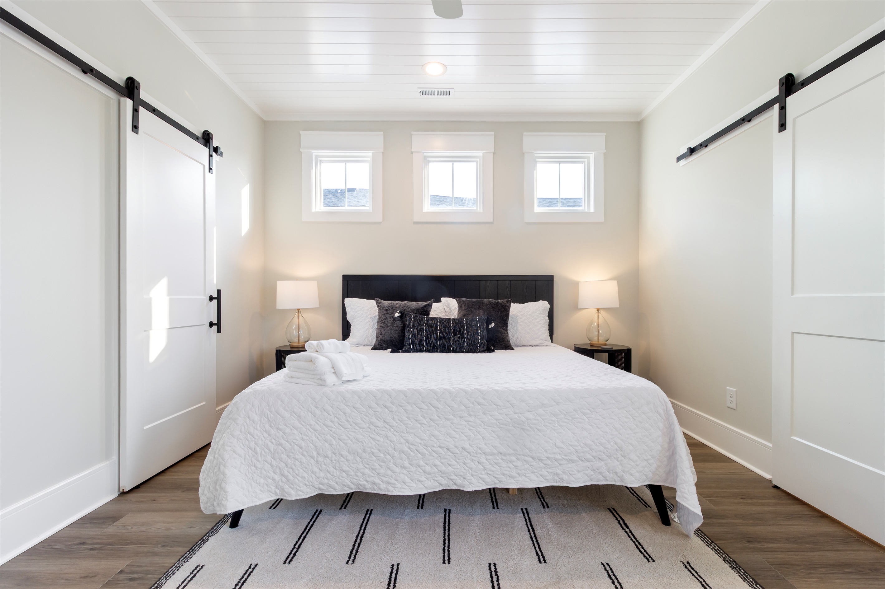 Bedroom 1 - King Bed