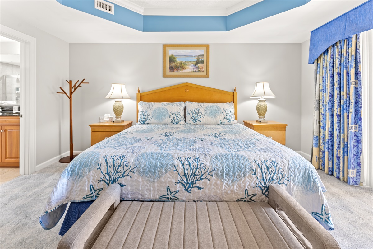 Spacious Main bedroom with King bed and ensuite