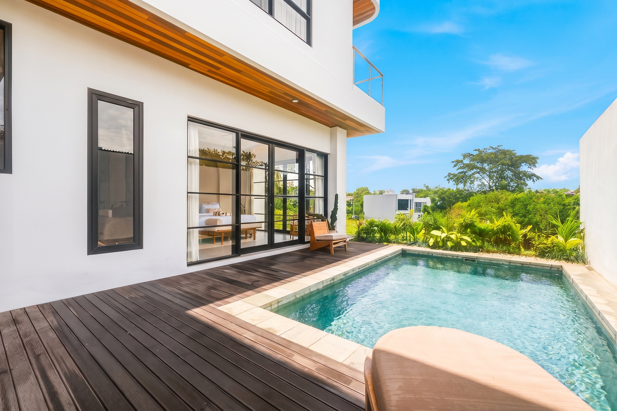 Pool area