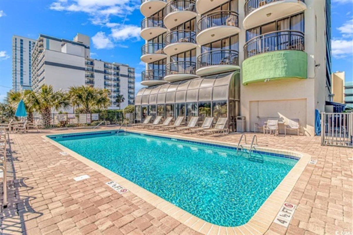 Amazing Pools & Natural Areas!