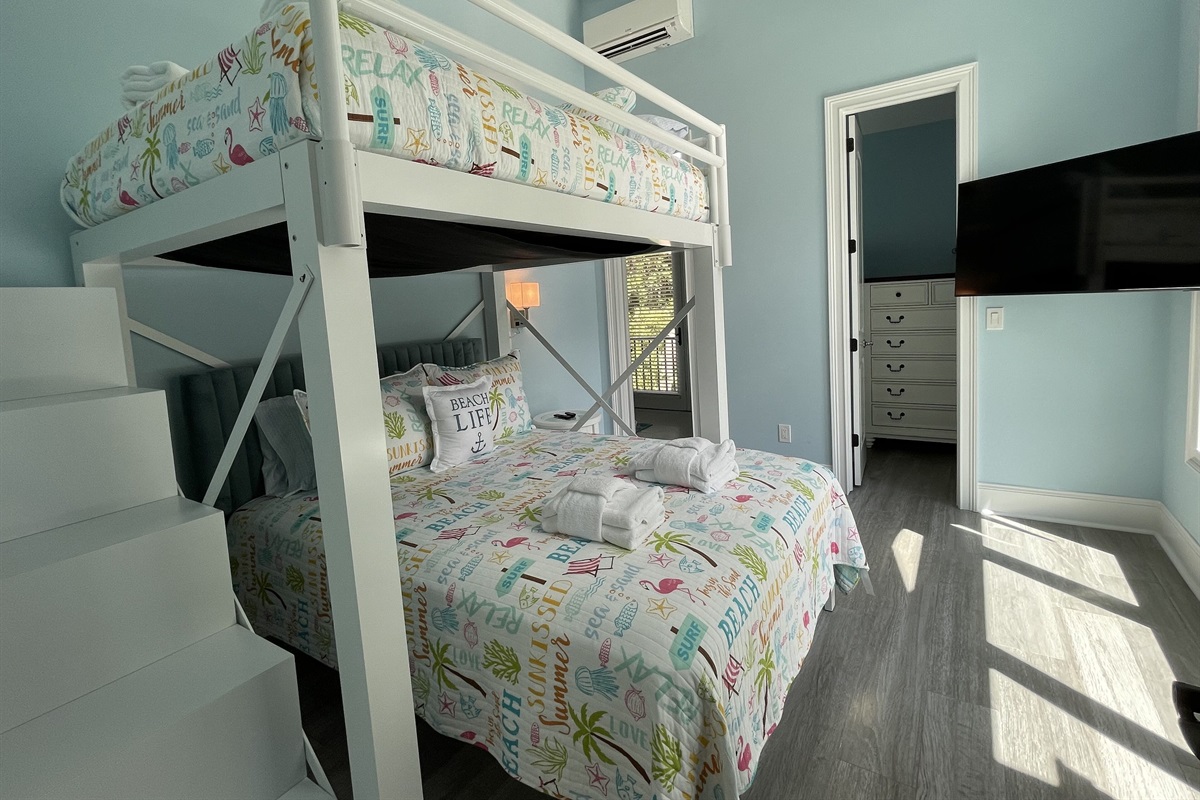 "Sunkissed Slumber" Bunkroom easily accomodates 4 adults-Queen over Queen beds. 