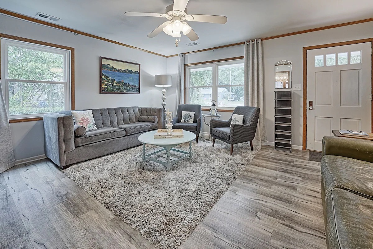 25 21st Avenue | Seas the Day | Living Room | IOP Escapes