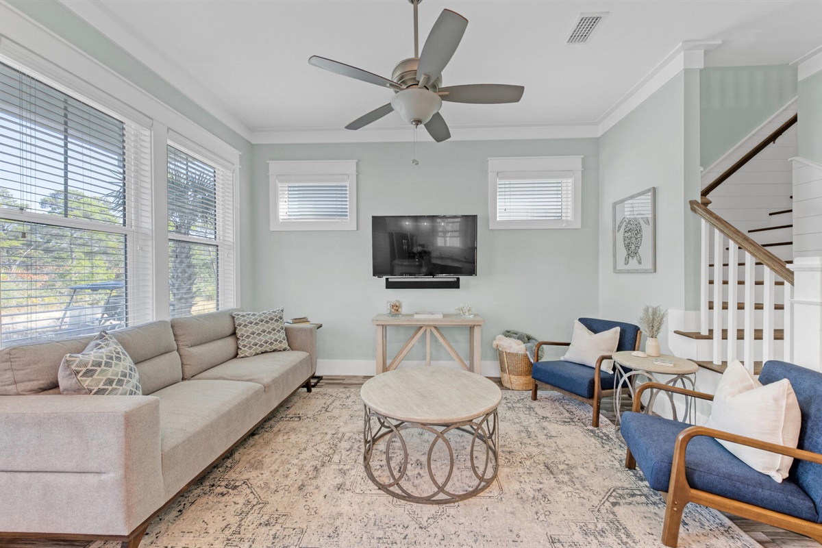 First Floor Living Room w/ Smart TV & Sonos Speaker