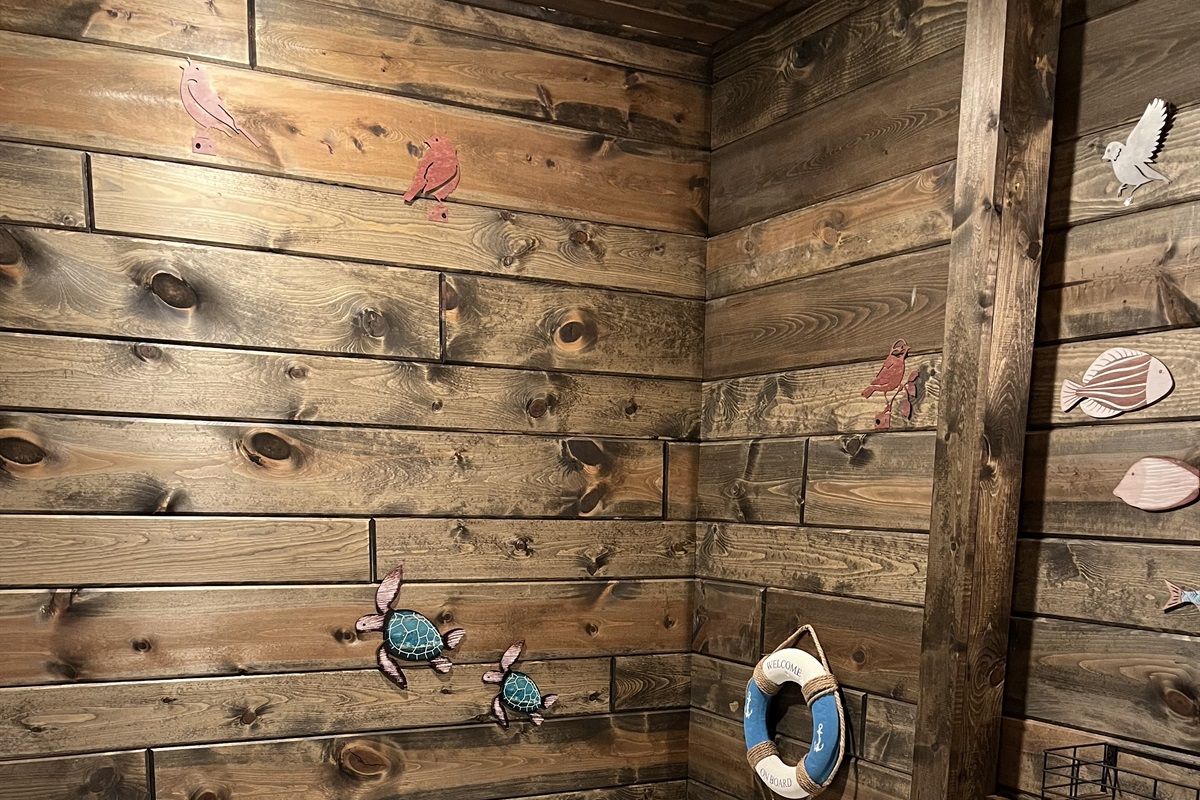 The Treehouse on the Point has 2 full bathrooms. The main level bathroom has a soaking tub and the loft floor bathroom has a rain shower