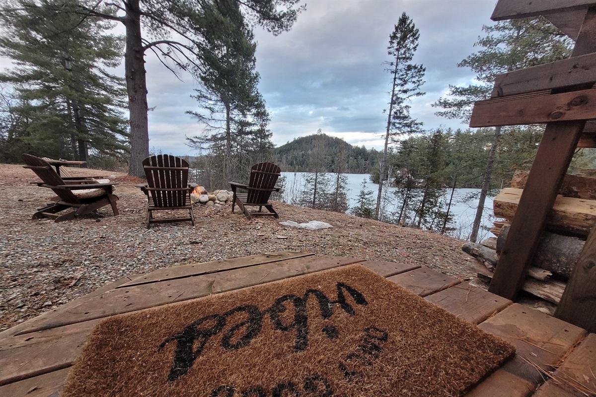 Fire pit overlooking beautiful Lac St Pierre, a four-seasons place of joy and happy memories; firewood supplied