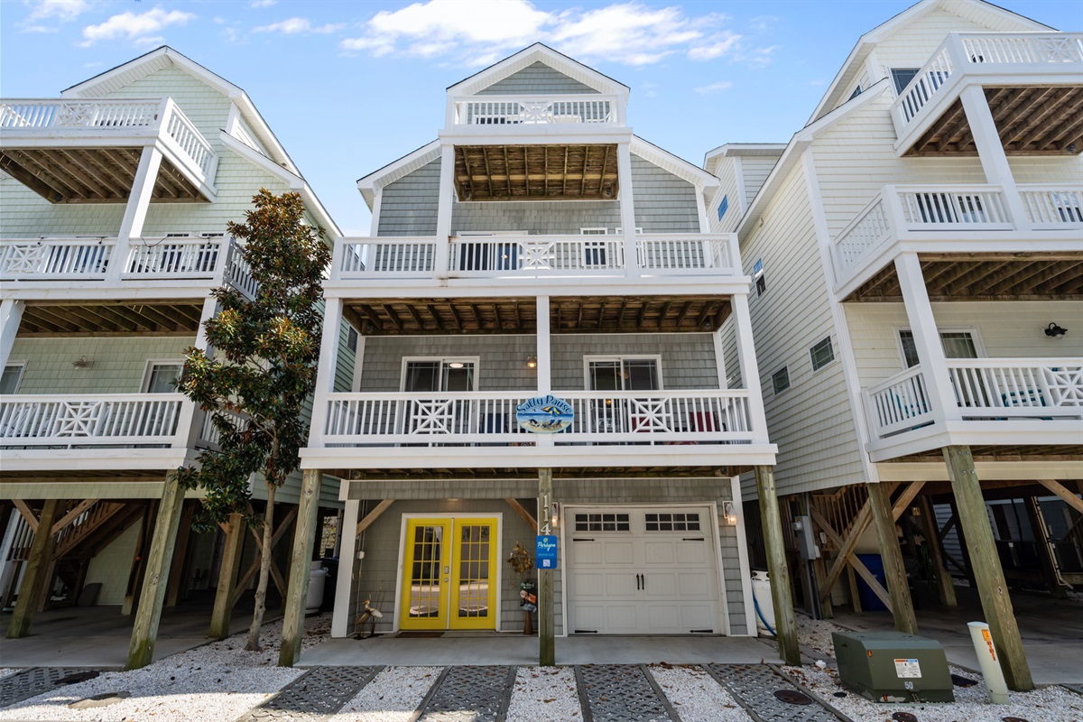 Entrance to "Salty Pause"