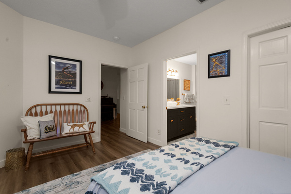 Irish Ivy Retreat | 2BR Near Notre Dame, photo 13