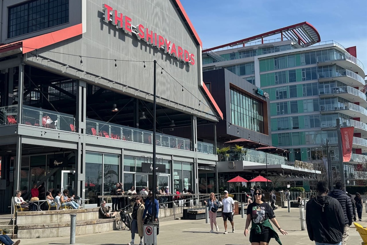 The Shipyards at the foot of Lonsdale, showing some of the restaurants and walkways 