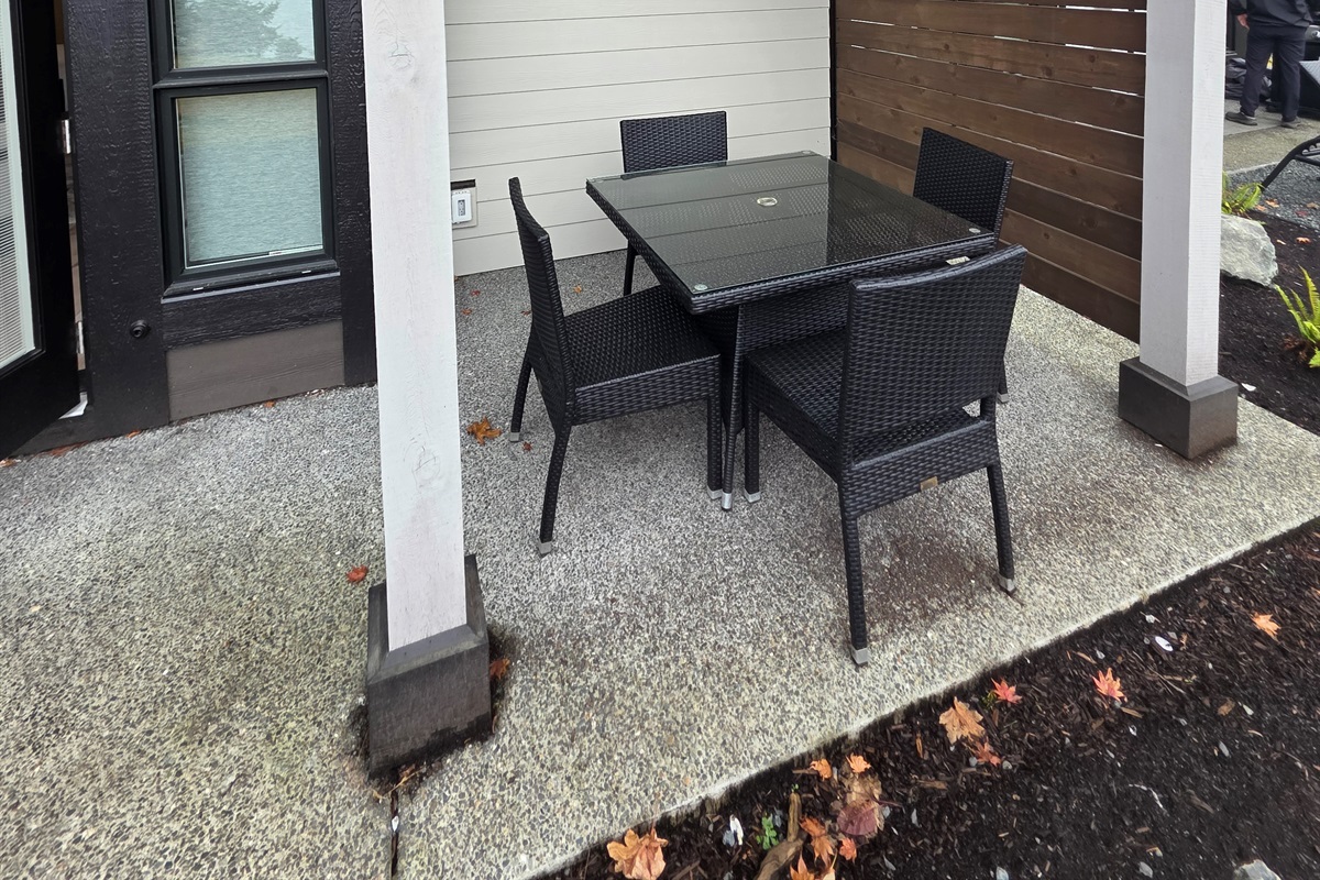 Outdoor eating area.