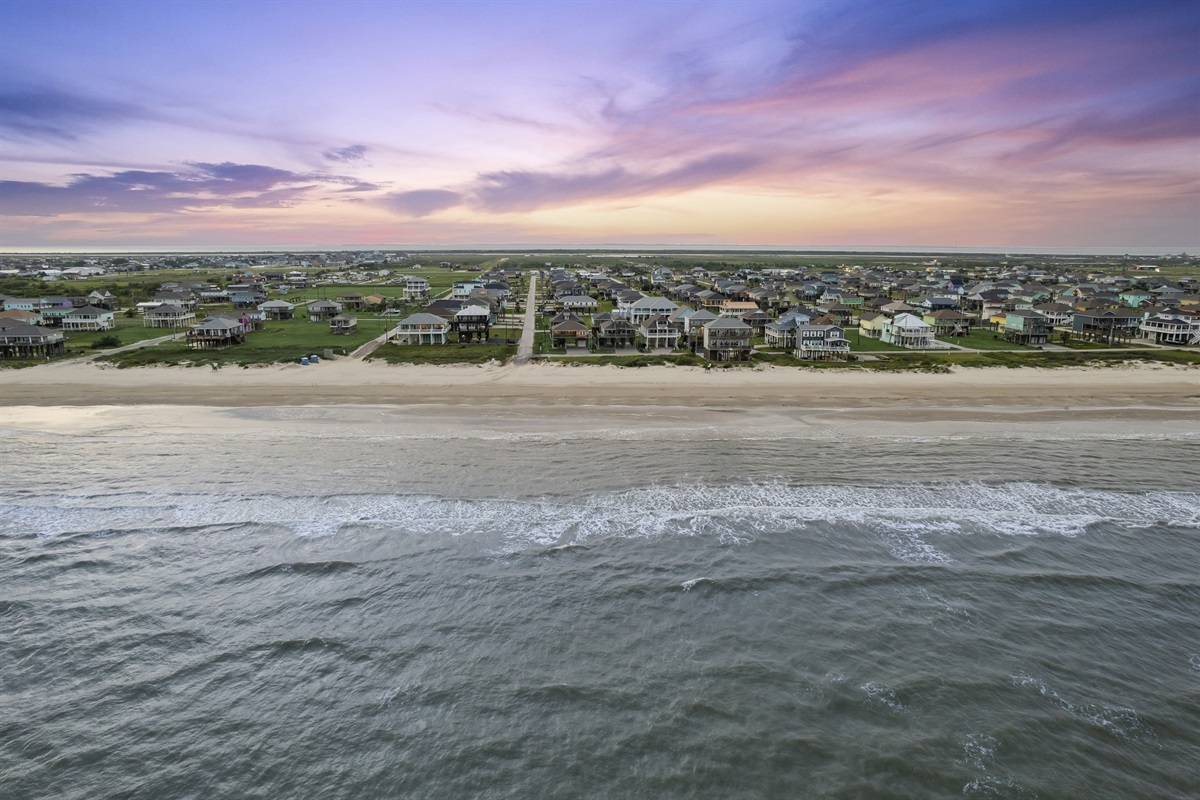 04e3e959ef3a453fa16979a447dce75c Large | Beachhouse | Texas | TX | Vacation Homes | Galveston | Crystal Beach | Kokomo | Breezy Days | Beachfront Elegance | Sunrise Serenity | Southern Sands Property Management, LLC