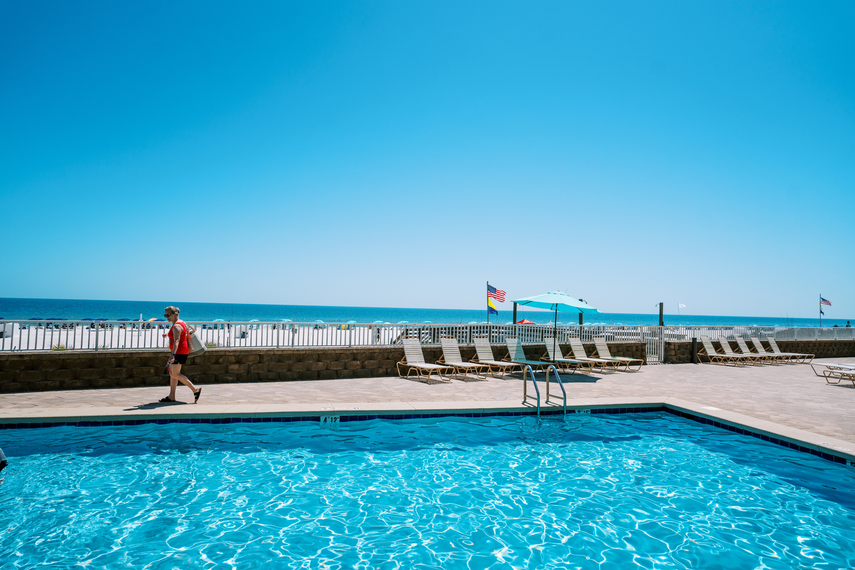 AMAZING ocean view straight from the pool. 💦