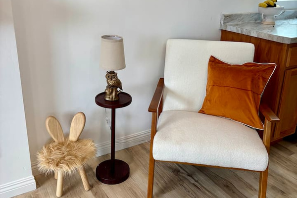 Small touches make the cabin feel homey and comfy 