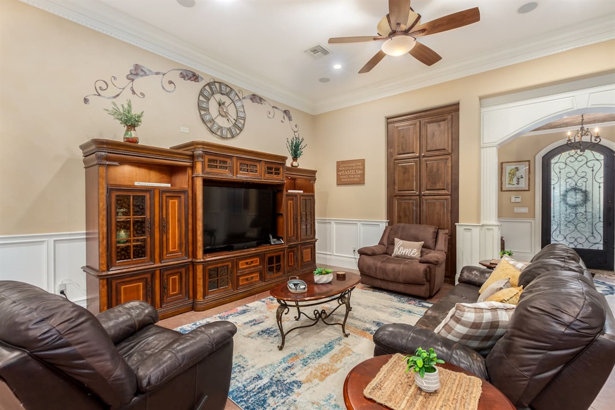 Luxurious 5 Bed; Desert Oasis w/ Pool! — Desert Paradise Retreat | Luxe 5BR w/ Pool in Mesa, Mesa, Arizona — photo 25