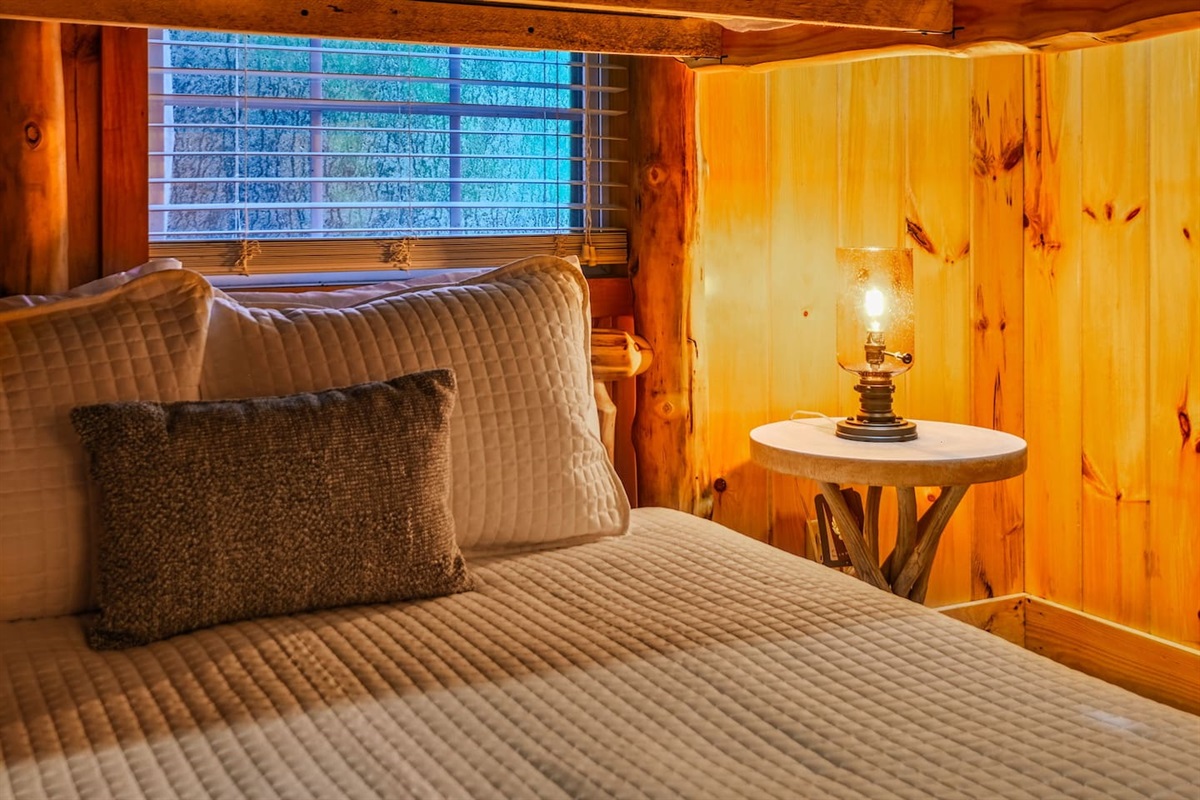 Main level Queen Bunkbed