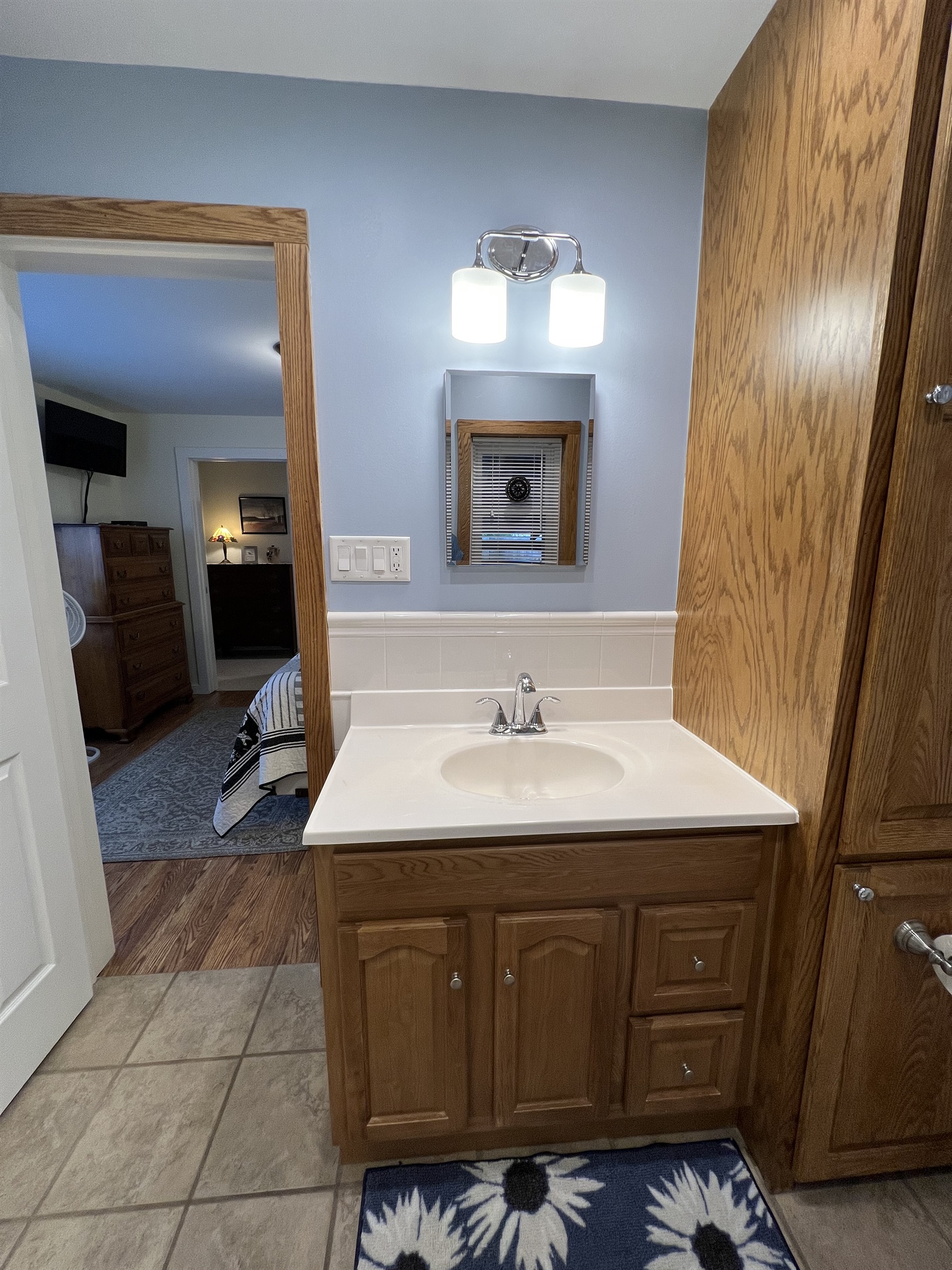 Ensuite bath with shower