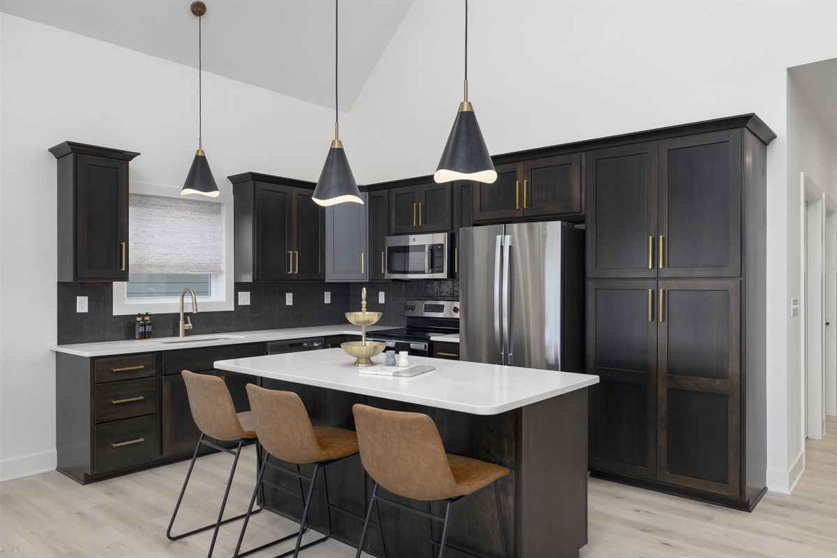 Fully Stocked Kitchen